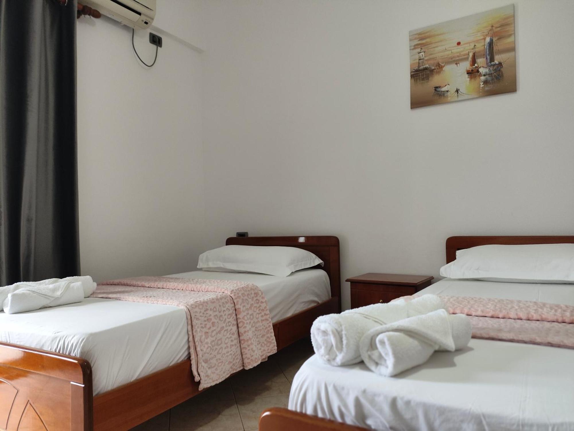 Hola Rooms 卡萨米尔 外观 照片