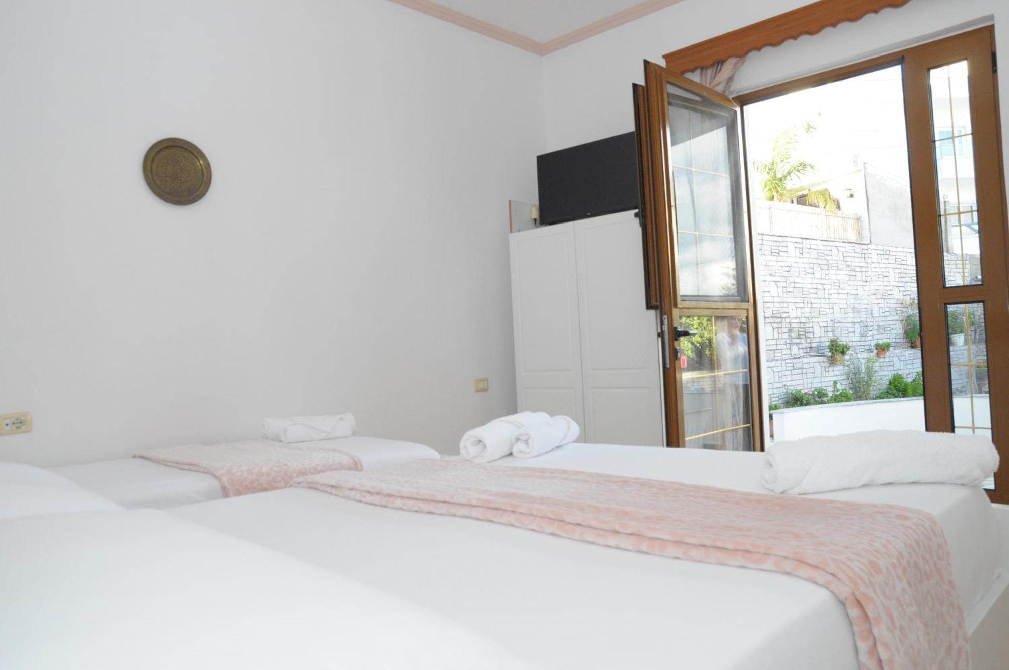 Hola Rooms 卡萨米尔 外观 照片