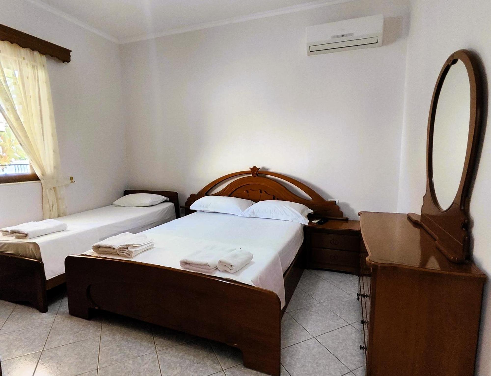 Hola Rooms 卡萨米尔 外观 照片