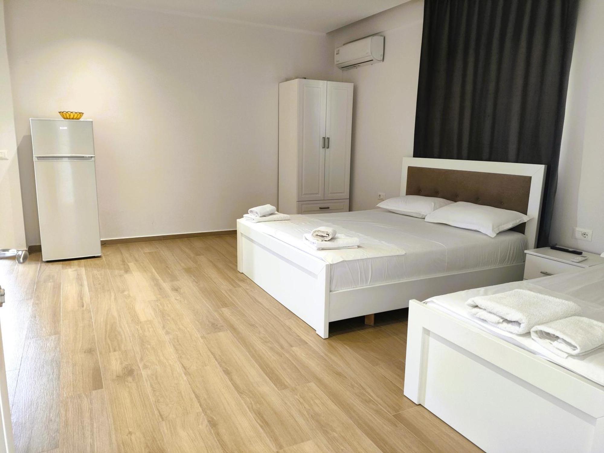 Hola Rooms 卡萨米尔 外观 照片