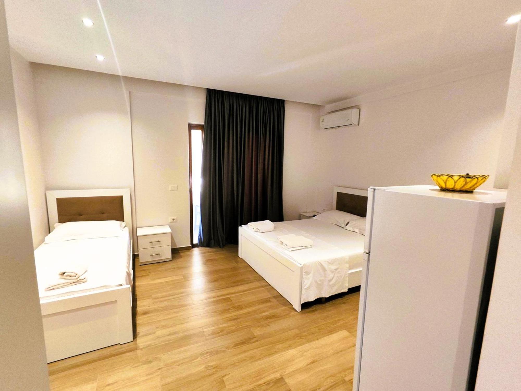 Hola Rooms 卡萨米尔 外观 照片