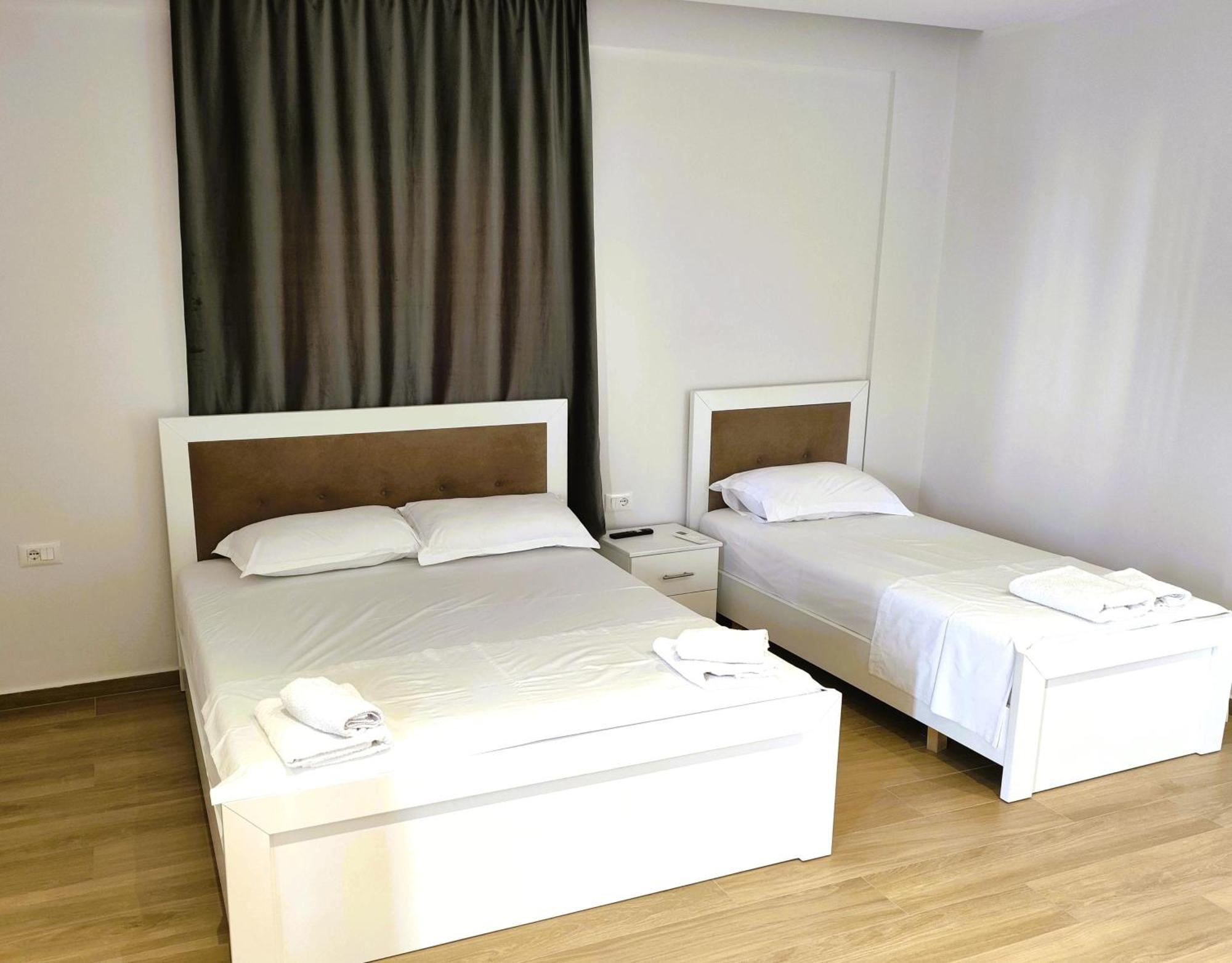 Hola Rooms 卡萨米尔 外观 照片