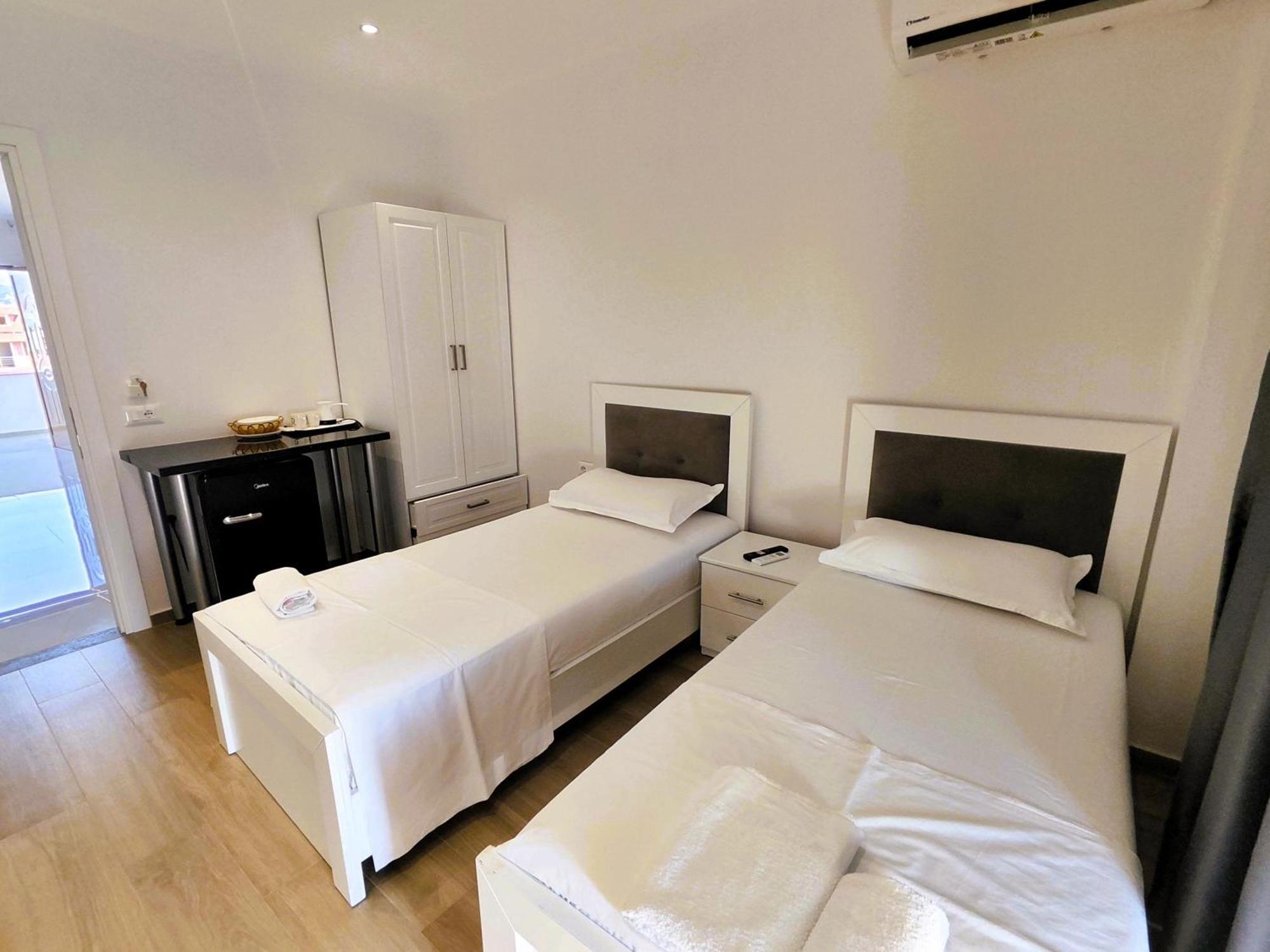 Hola Rooms 卡萨米尔 外观 照片